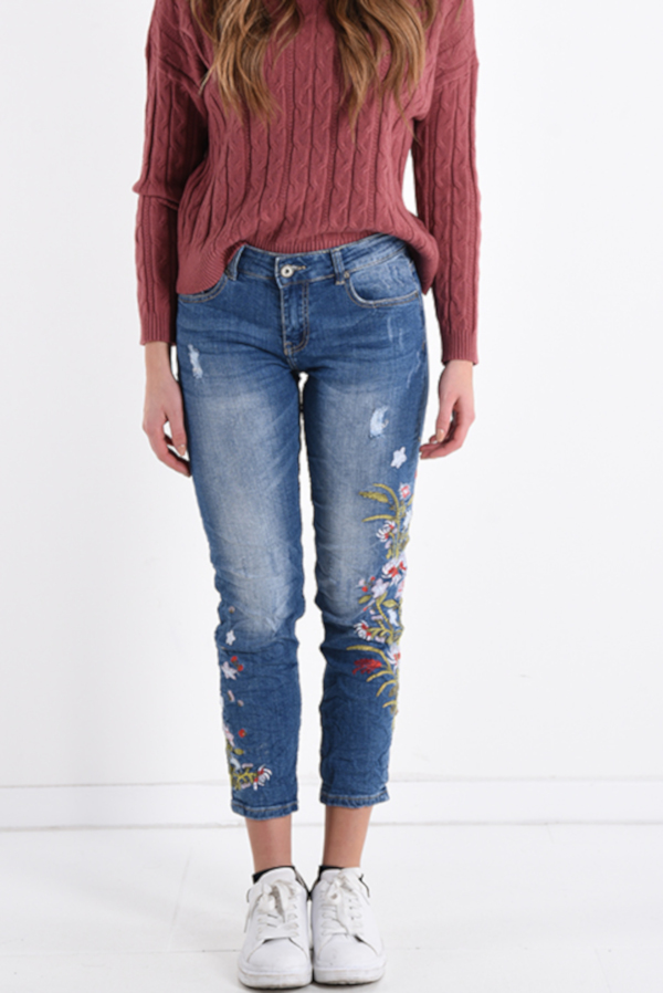 Jeans hlače z vezenimi rožami na hlačnicah
